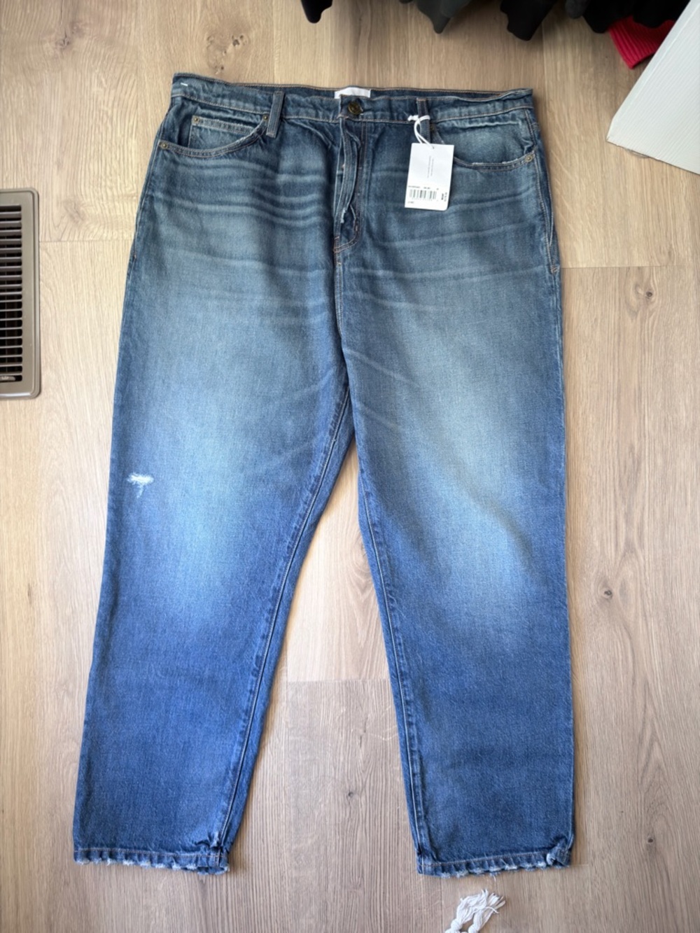 Frame Denim Straight Leg Jeans in Washed Blue